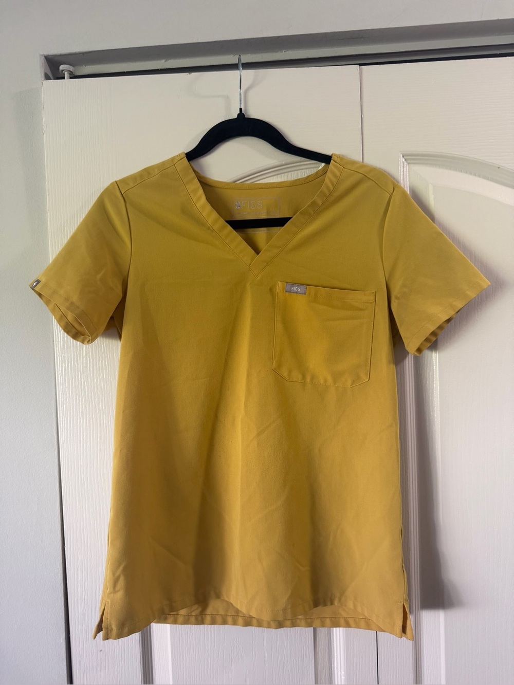 Figs Women's Mustard Yellow V-Neck Short Sleeve Top